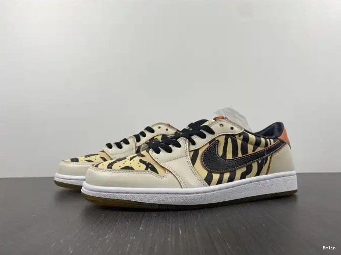 Jordan of Tiger 1 the Year DH6932-100 OG Low Air 0604